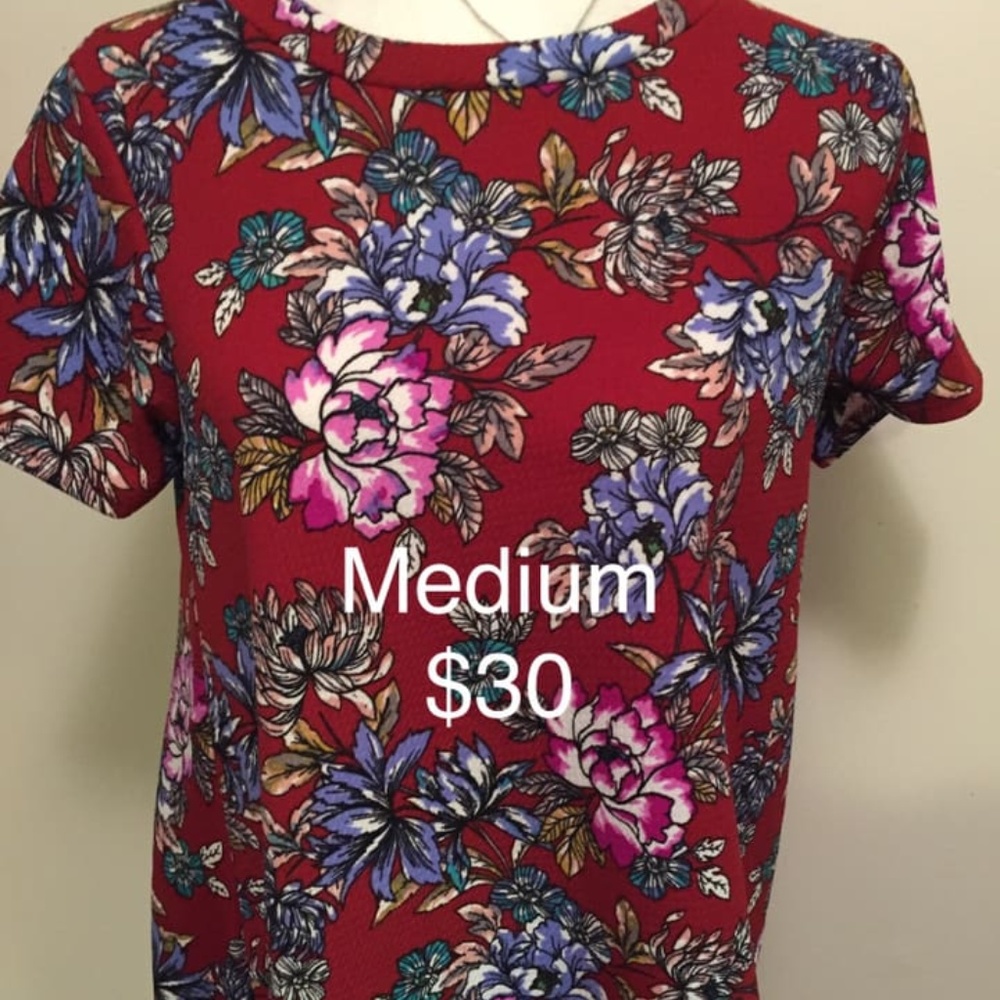 Honey and Lace Torrance Tee size Medium